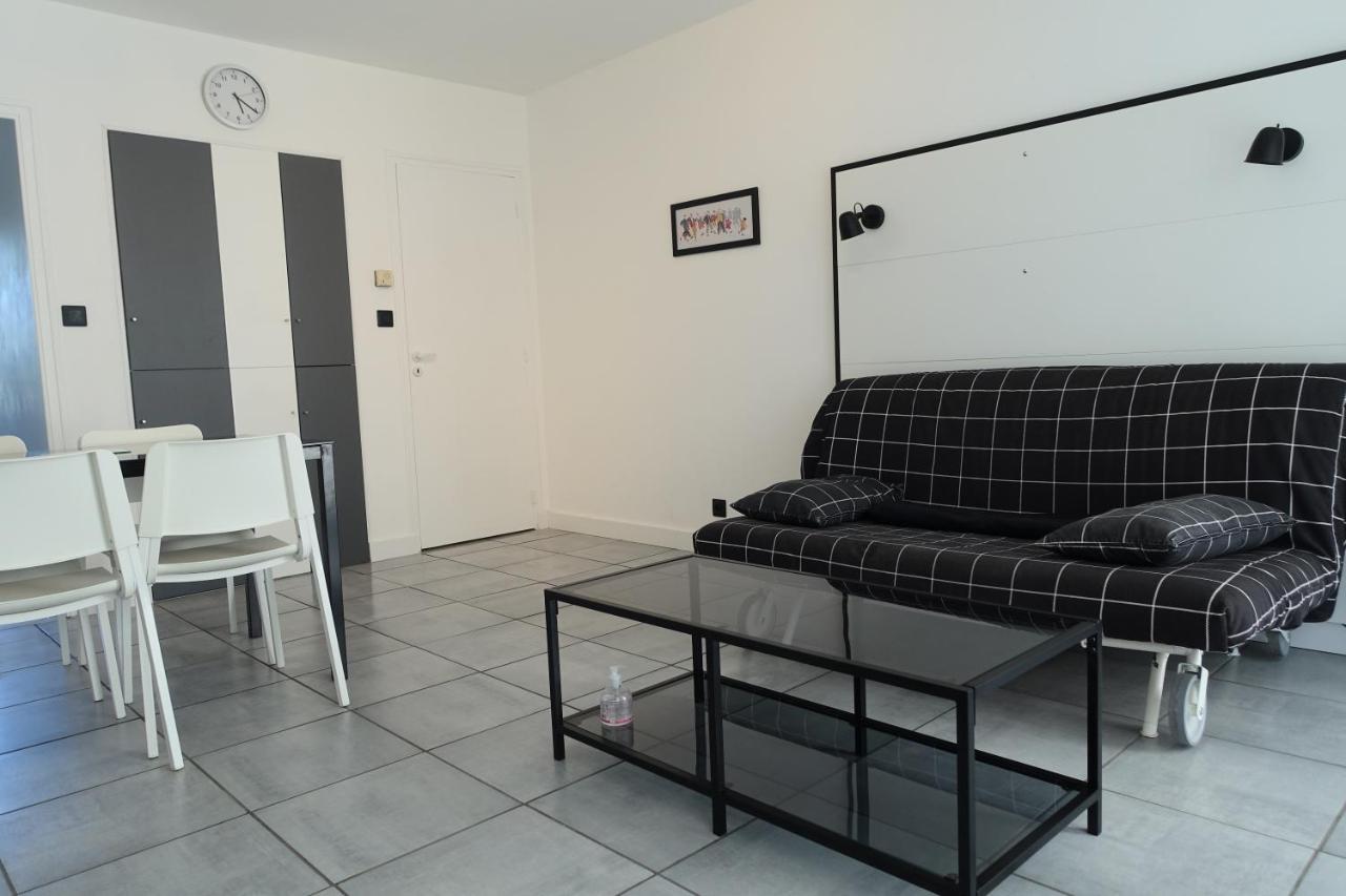 La Poterie - Appartement Avec Balcon Et Parking Prive Quimper Eksteriør bilde