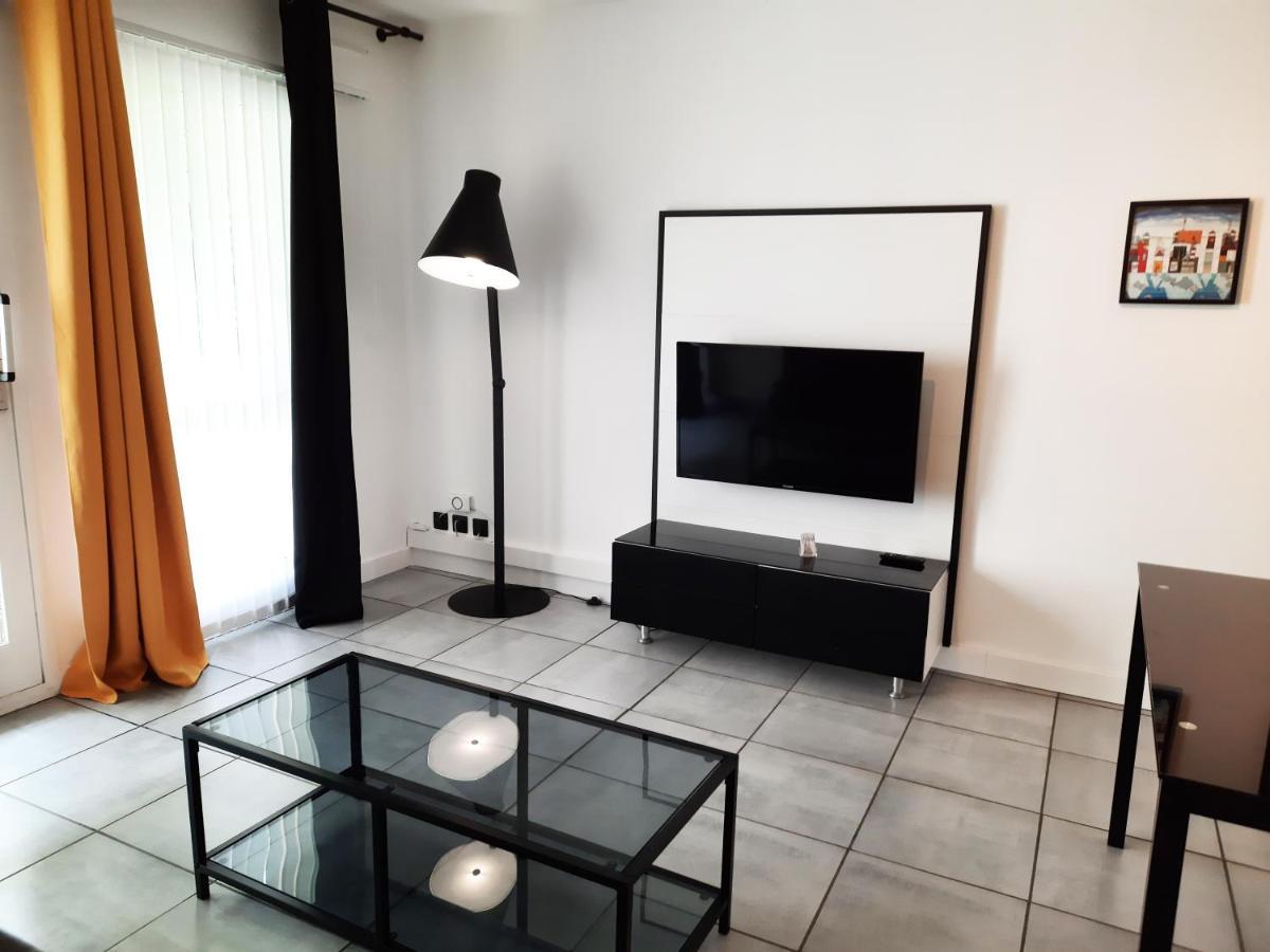 La Poterie - Appartement Avec Balcon Et Parking Prive Quimper Eksteriør bilde